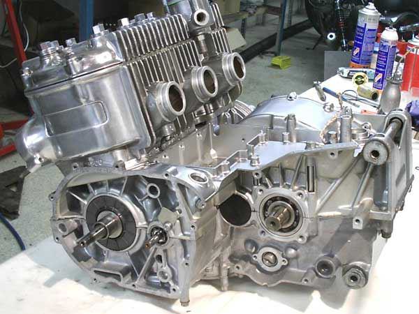 Suzuki GT750 Motor Instandsetzung