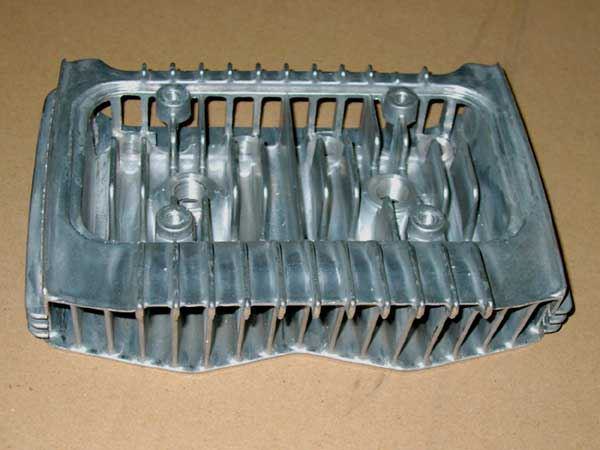 11111-36200 Zylinderkopf Suzuki GT125 neu